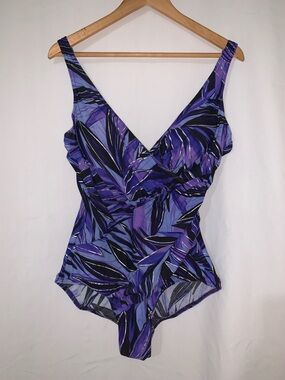 Miraclesuit Estilo Tropical Leaf Foil Palm Ruched Slimming Onepiece Swimsuit 18